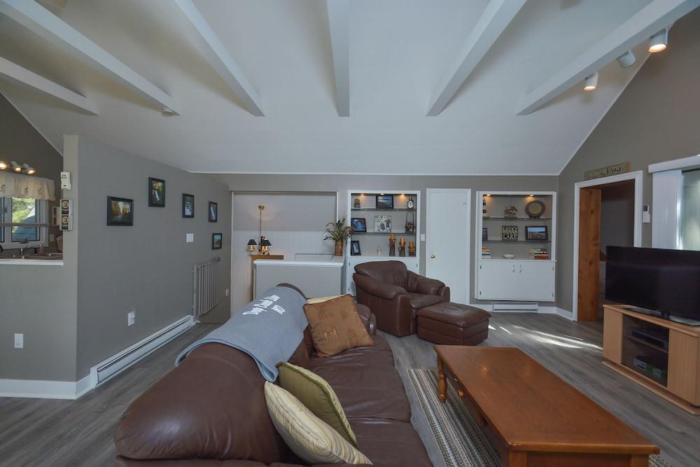 Donnas Choice by Taylor Made Deep Creek