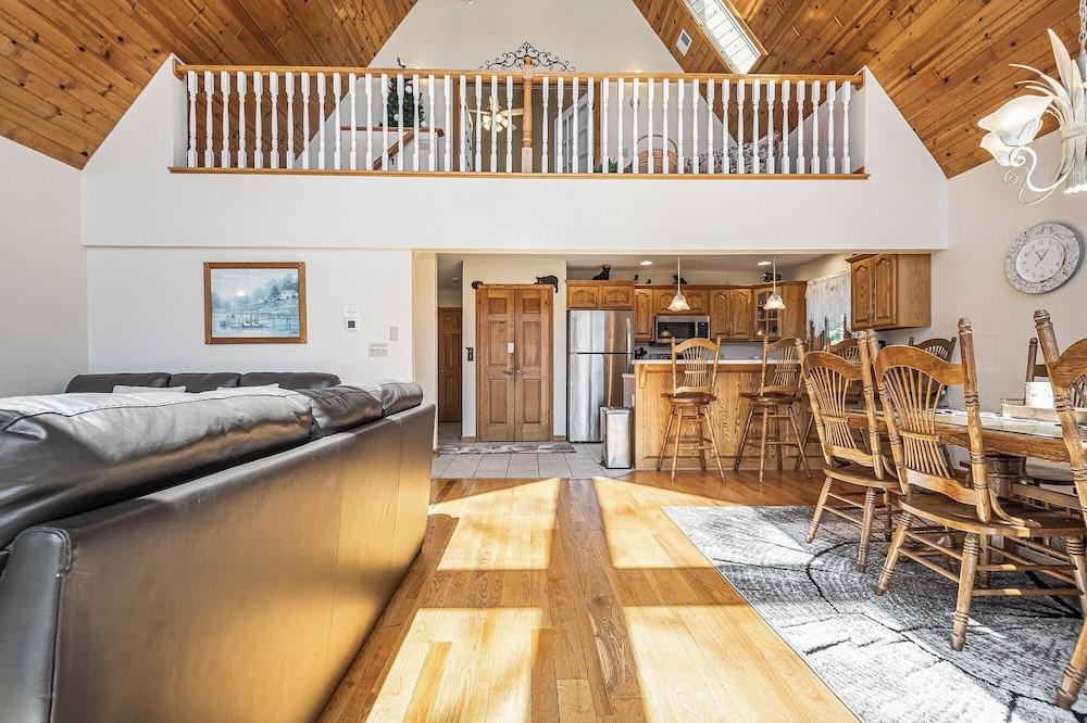 Dreamers Inn by Taylor Made Deep Creek