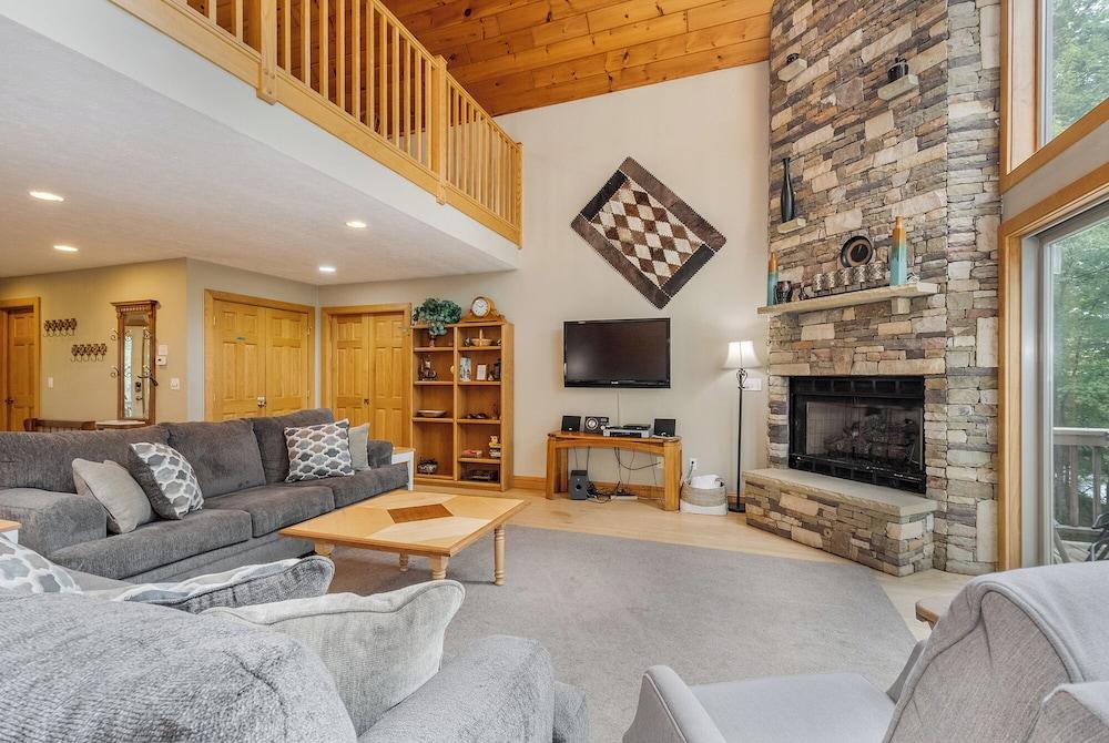 Fancy Free by Taylor Made Deep Creek