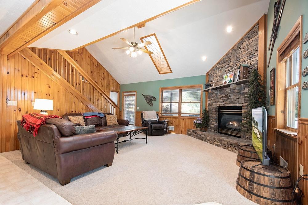 Fore Seasons Getaway by Taylor Made Deep Creek