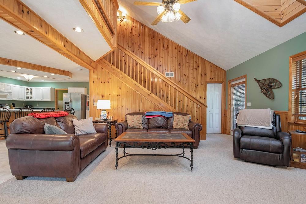 Fore Seasons Getaway by Taylor Made Deep Creek