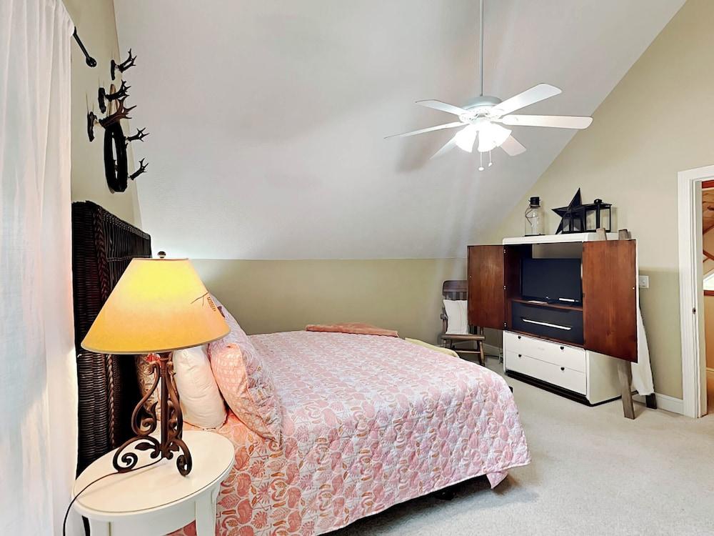 Heavenly Grove by Taylor Made Deep Creek