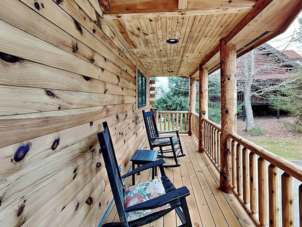 Highland's Heaven by Taylor Made Deep Creek