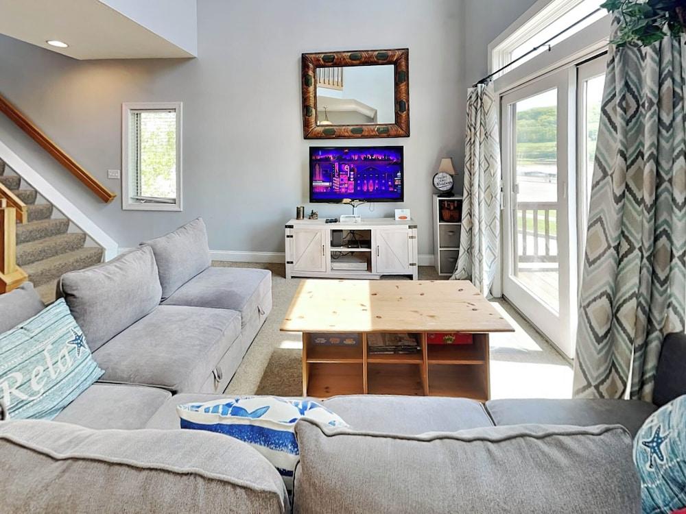 It's 5 O'clock Somewhere by Taylor Made Deep Creek