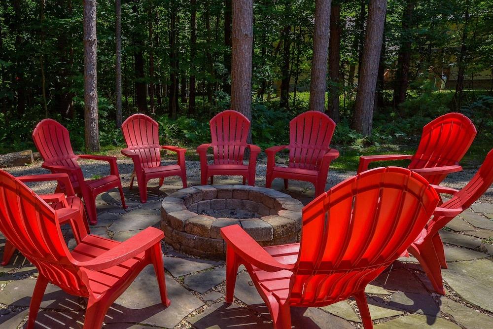 Knotty Pines by Taylor Made Deep Creek