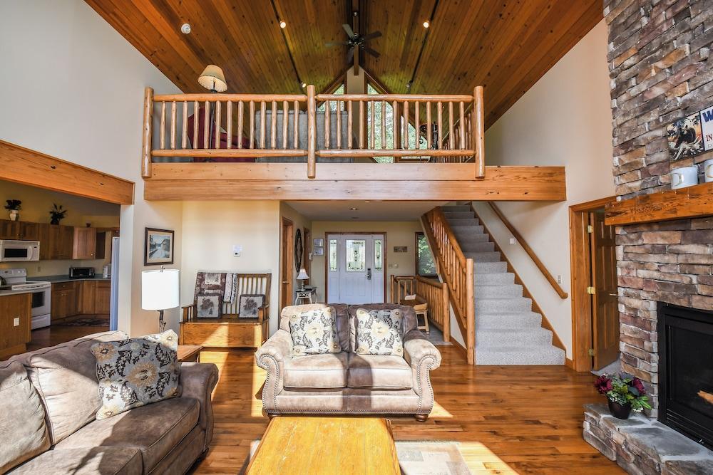 Mountain Top Lodge by Taylor Made Deep Creek