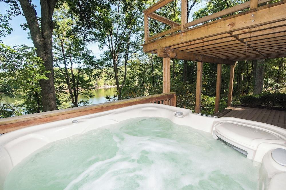 Ski Shore by Taylor Made Deep Creek