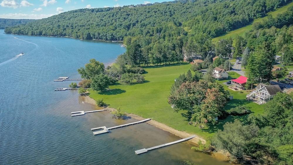 Ski to Shore Chalet by Taylor Made Deep Creek