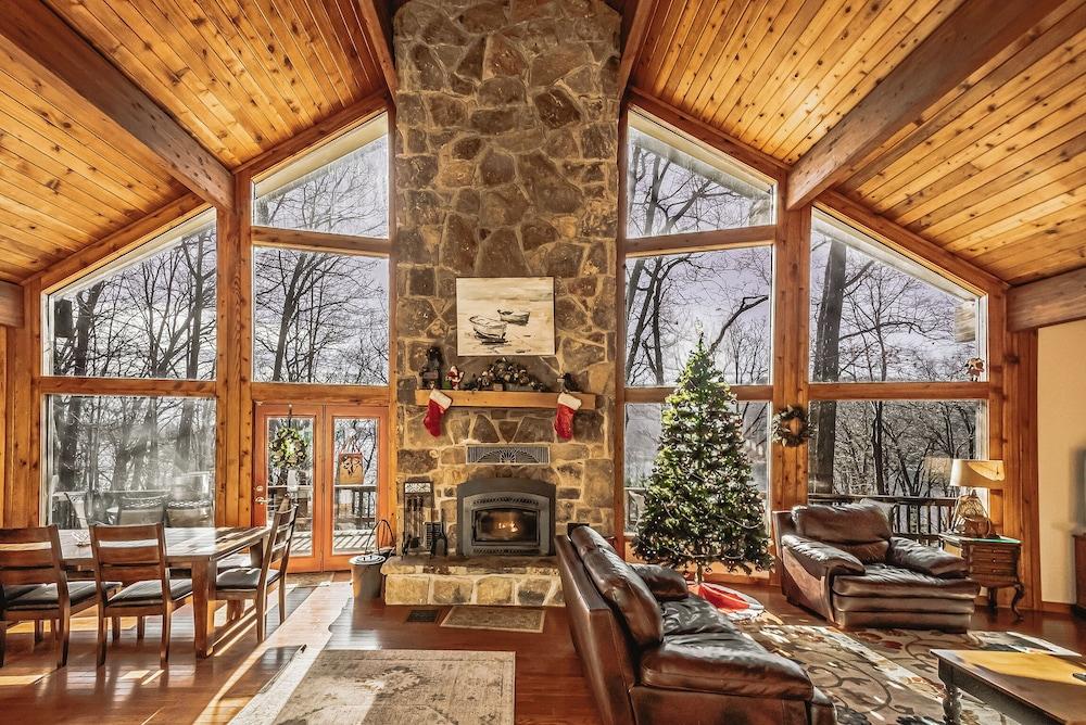 Slip Away Chalet by Taylor Made Deep Creek