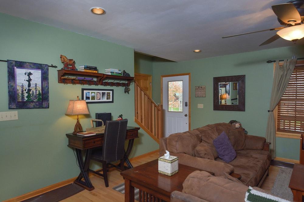 Sparky's Lodge by Taylor Made Deep Creek