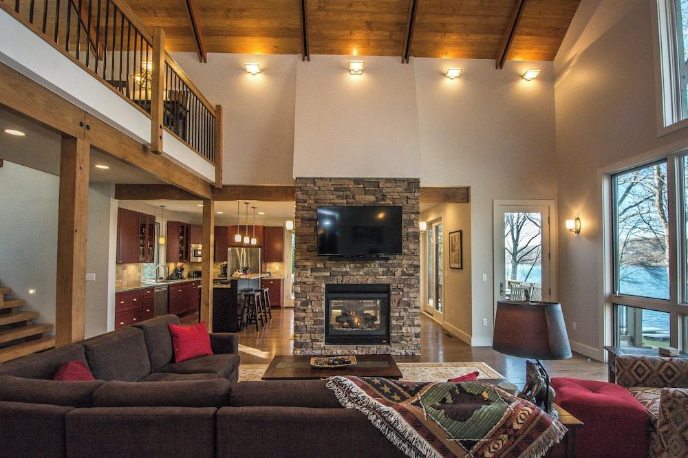 Stargazer by Taylor Made Deep Creek