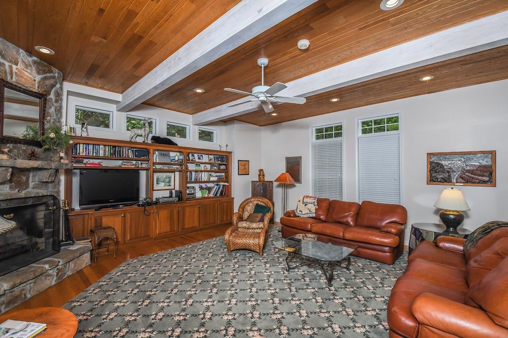 Sunset View by Taylor Made Deep Creek