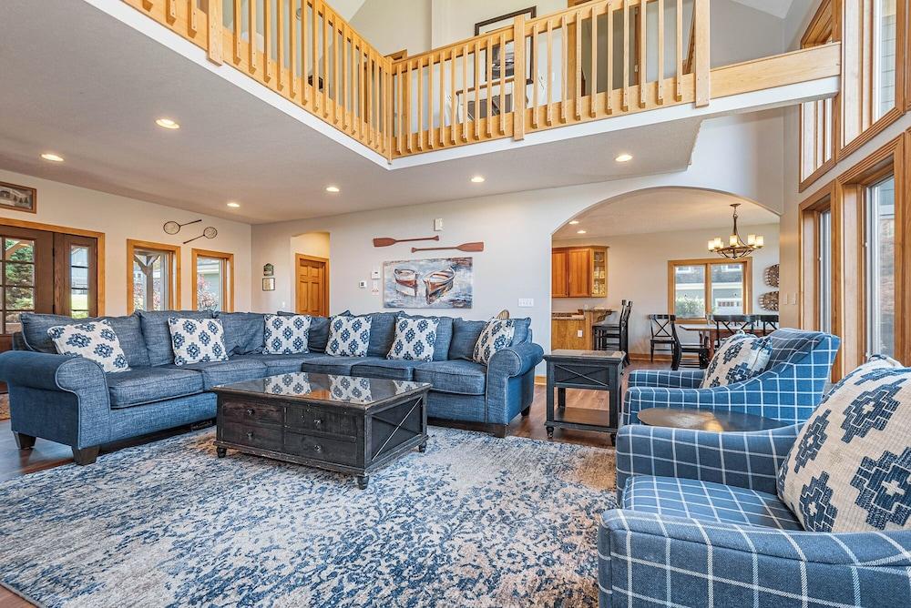 Unforgettable by Taylor Made Deep Creek