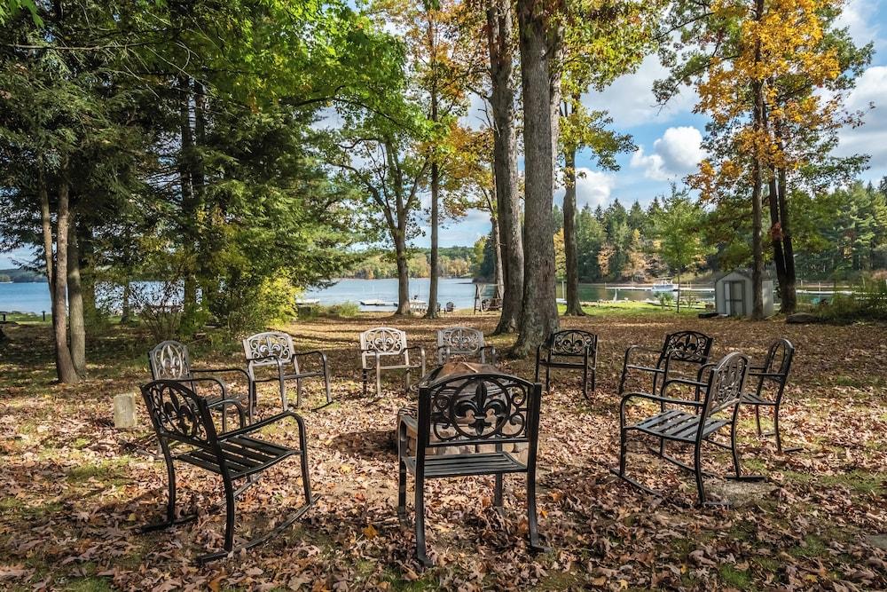 VVS - Very Very Special by Taylor Made Deep Creek