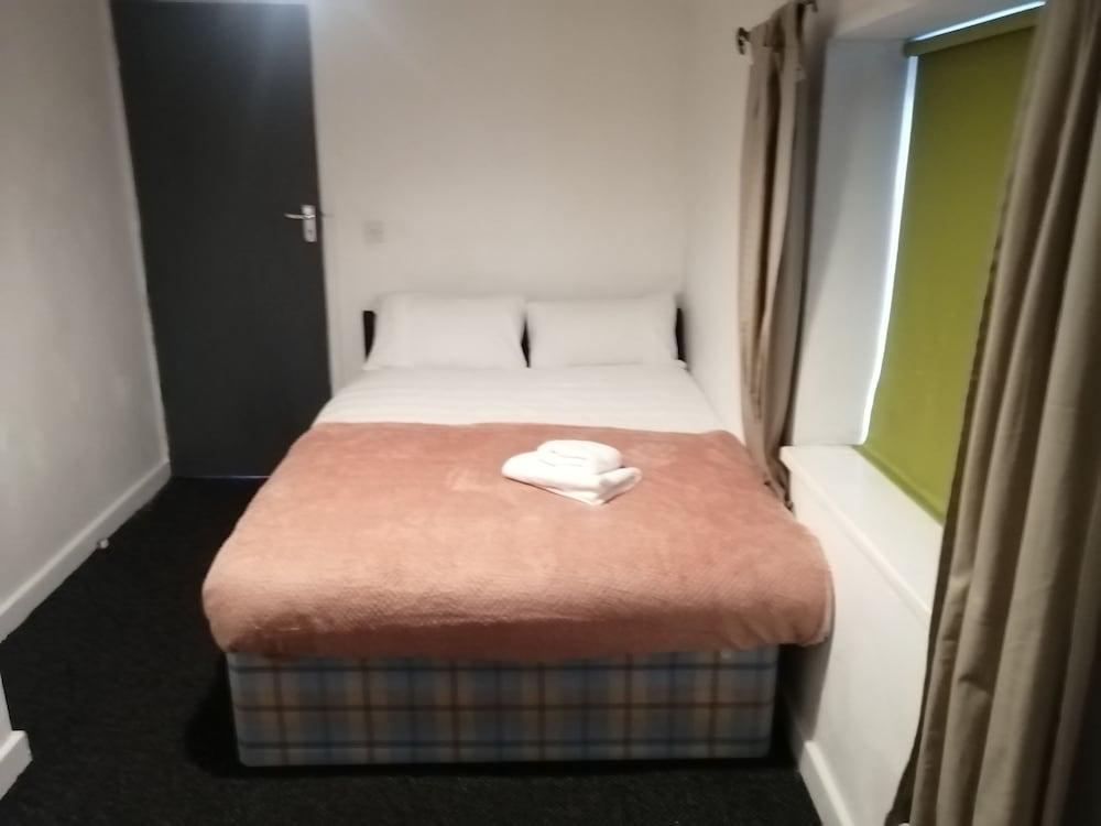 Fun 4-bed Apartment in Birmingham Central