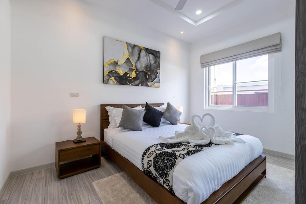 Modern 3 Bedroom Pool Villa MS24