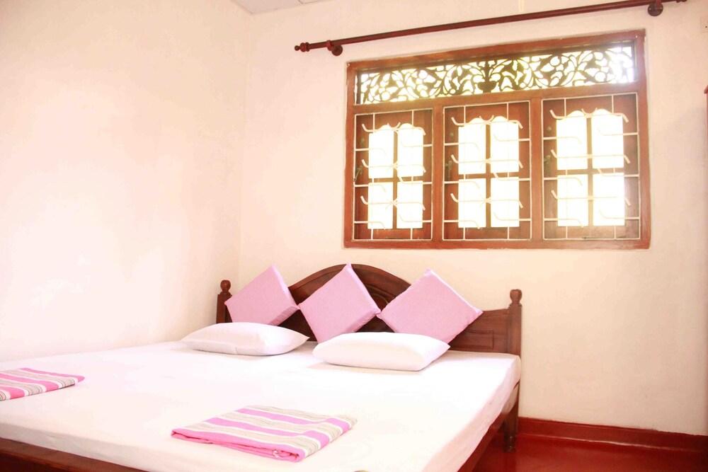 Hikka Yellow Villa - Hikkaduwa