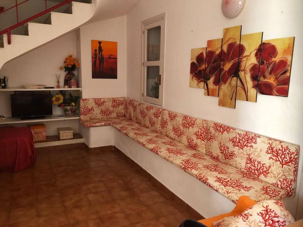 The Sisters House -100 Meters From the sea