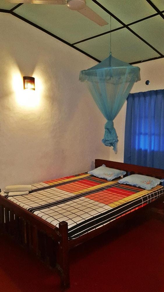 100 Step Beach White House