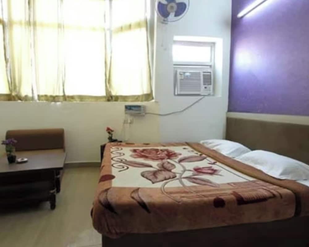 Goroomgo Viren Holiday Home Agra