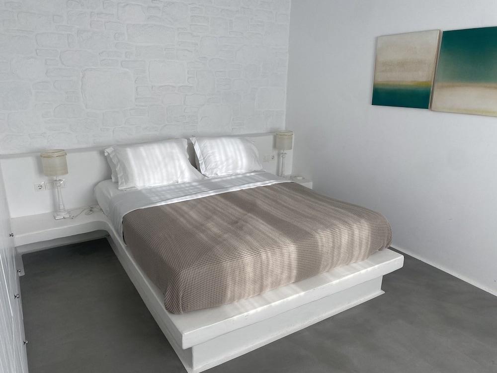 White Rock Suites & Villas