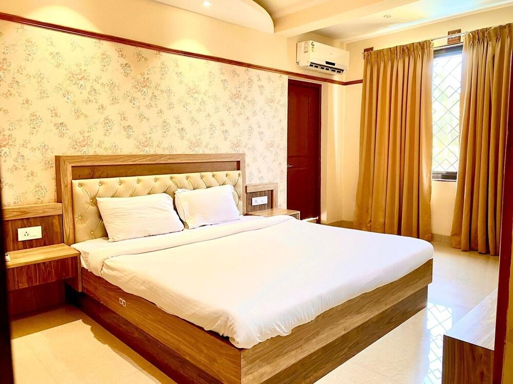 Evoke Suites Sunrise North Goa