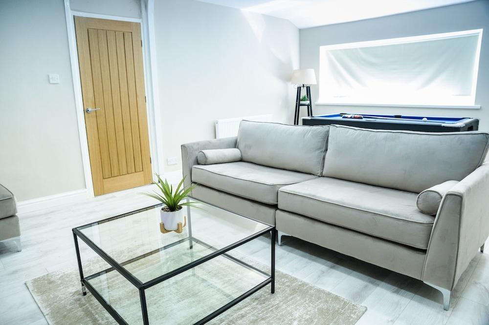 Inviting 1-bed House in Bradford