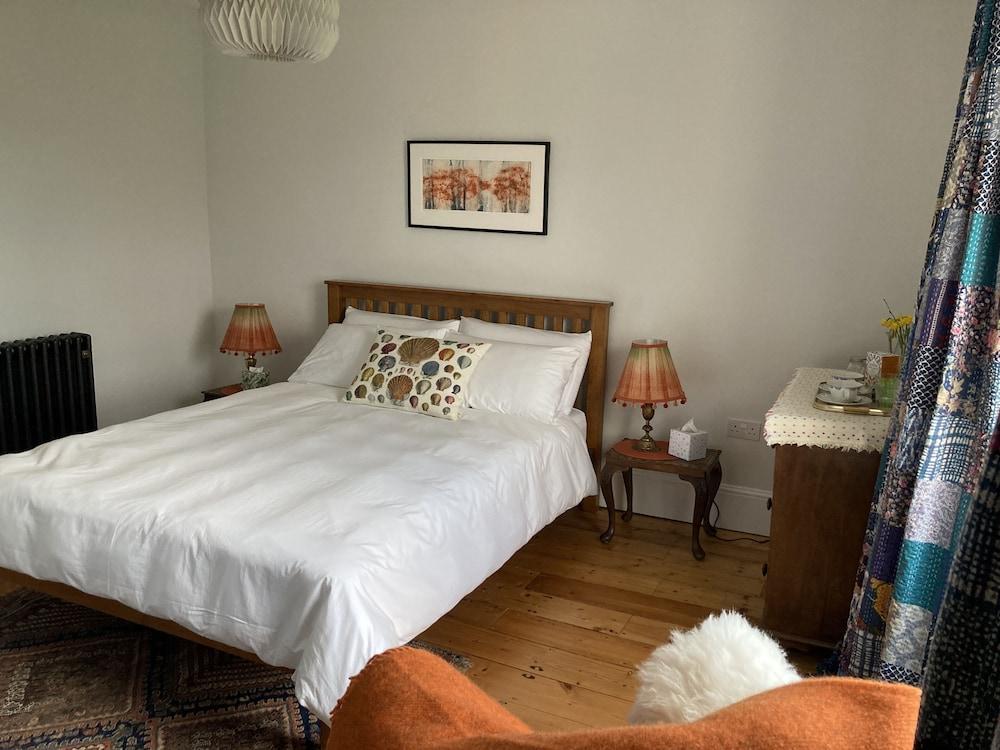 Frizenham Farmhouse B&B