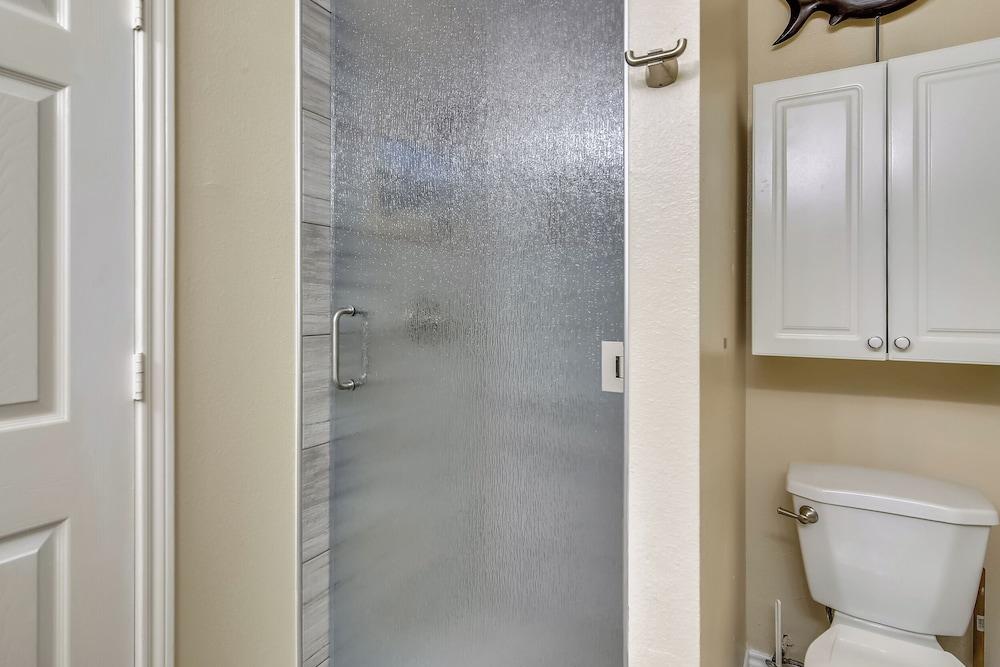 Barefoot Pelican by Ryson Vacation Rentals