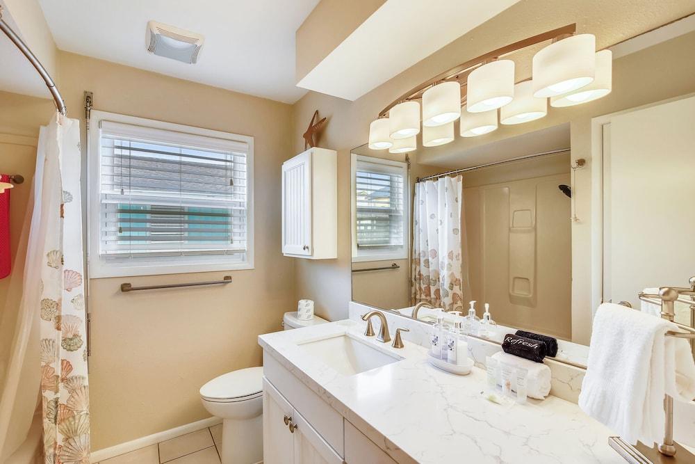 Beachfront Seashell by Ryson Vacation Rentals