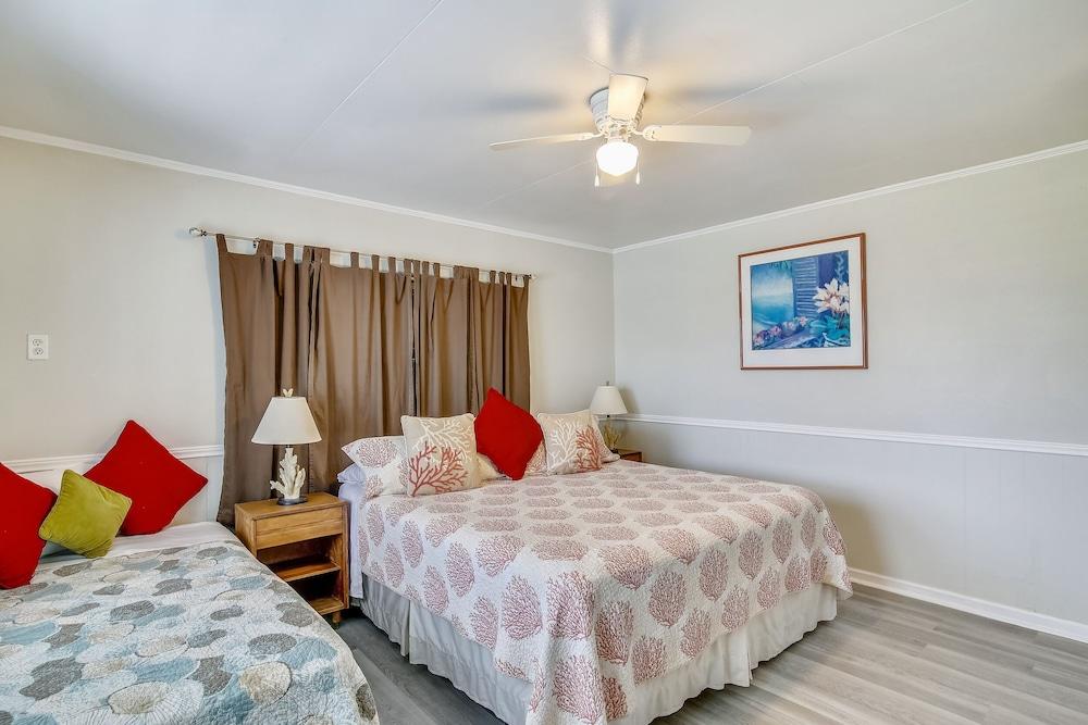 Betsy's Beachfront Cottage