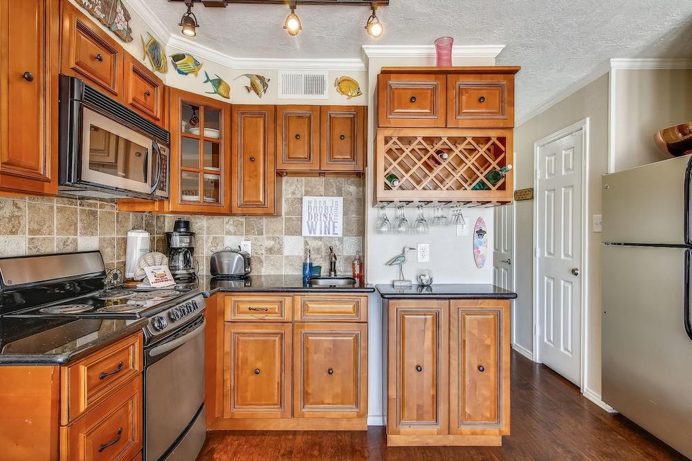 Casa Del Mar 180 - Coastal Condo