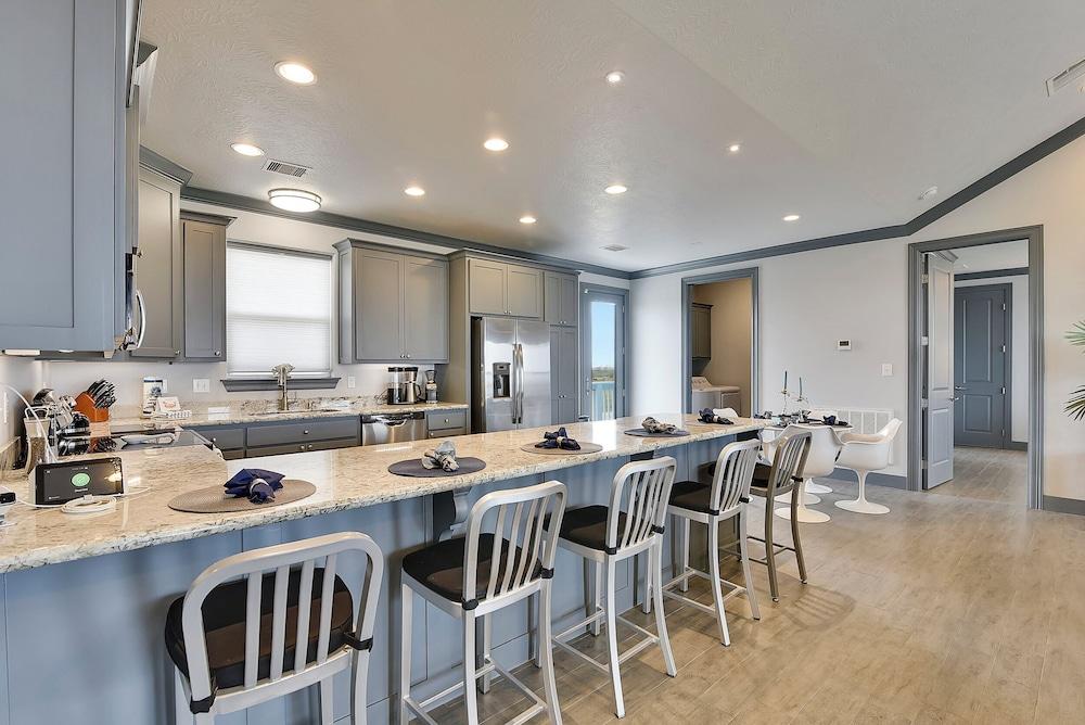 Honu Beachfront by Ryson Vacation Rentals