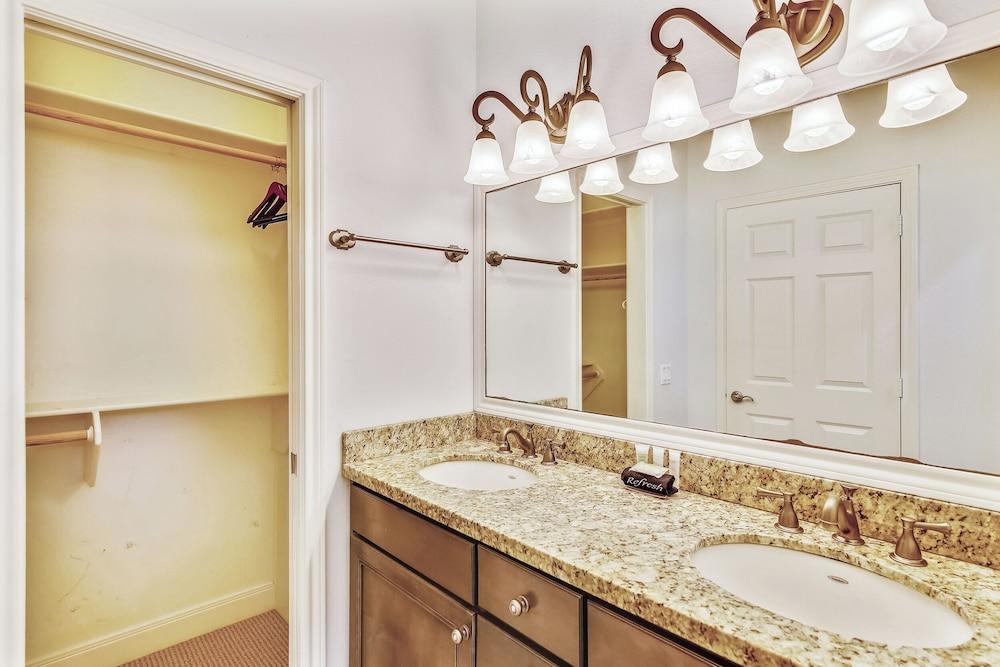 Kathie's Beachfront Kottage by Ryson Vacation Rentals