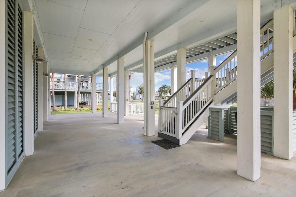 Sandpiper Treasure by Ryson Vacation Rentals