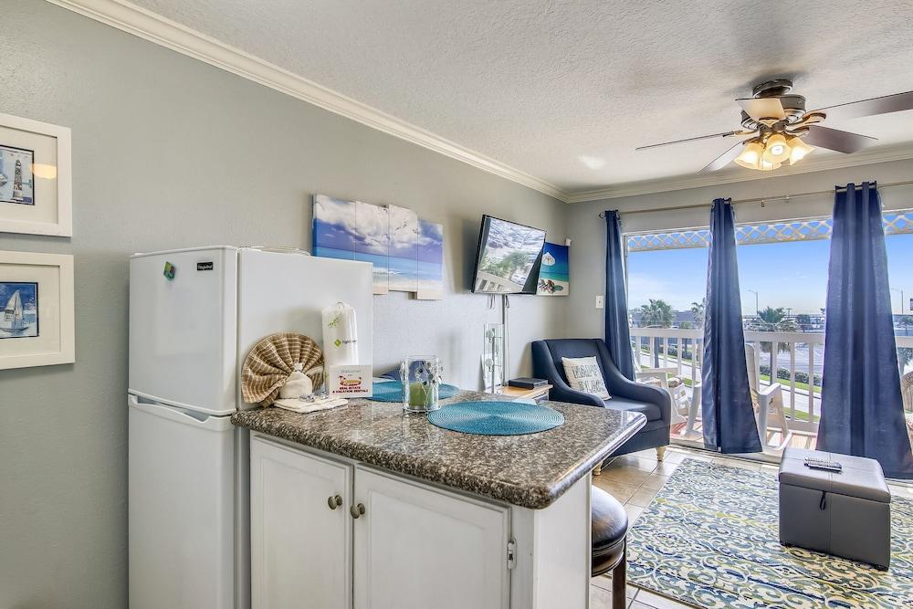 Victorian 9326 - Deja Blue