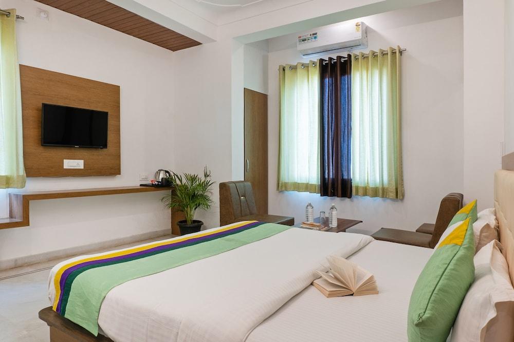 Treebo The Fresco Lake Pichola