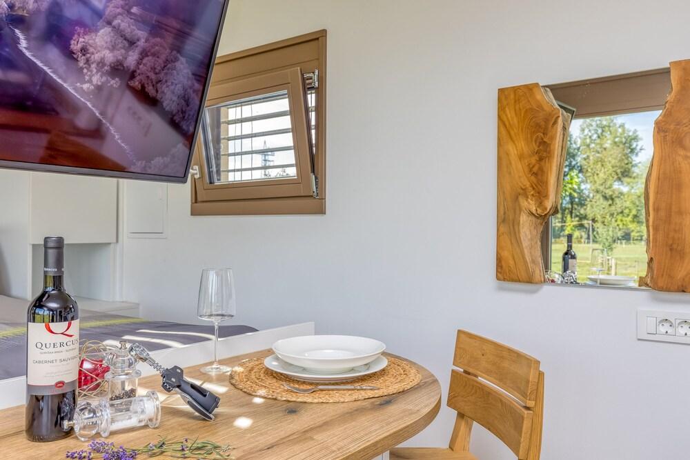 Riverside Suite Jure Private Beach