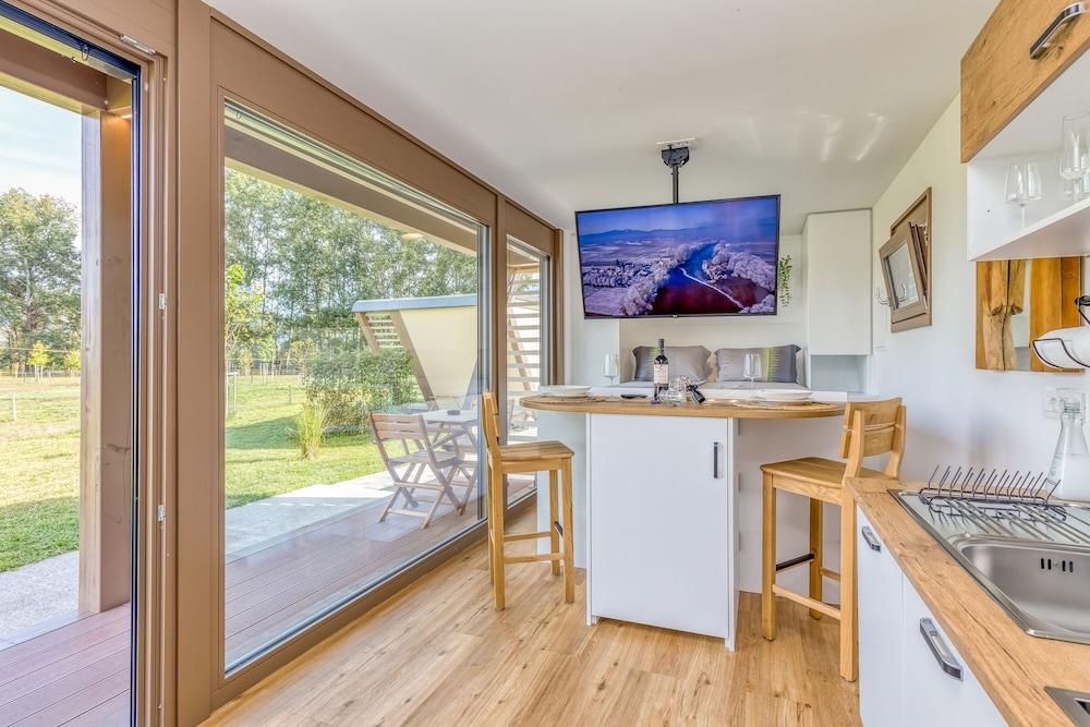 Riverside Suite Jure Private Beach