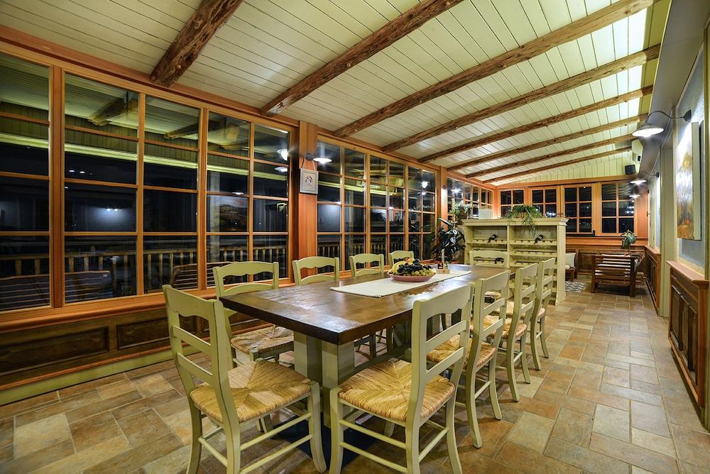 Villa Les With hot tub