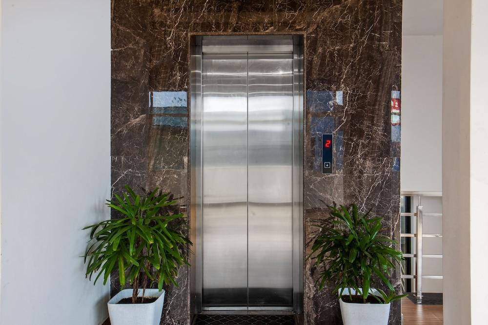 Treebo Sans Sarav Kushalnagar