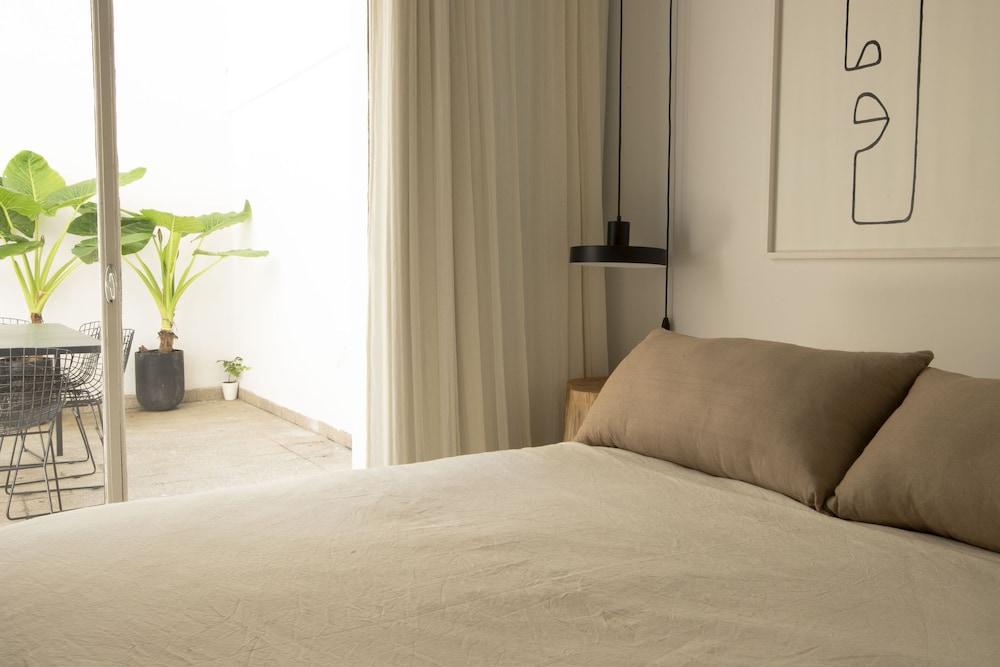 Modern ground floor with private patio