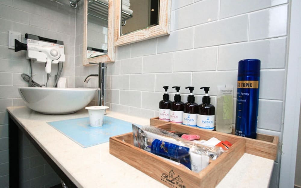 Changwon Palyongdong Praha Hotel