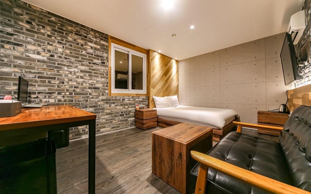 Daegu Seongseo French