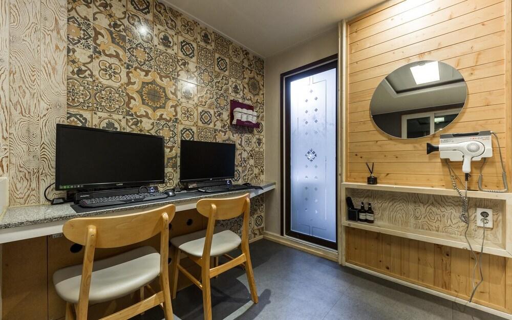 Cheongju Bungmunro Tomato