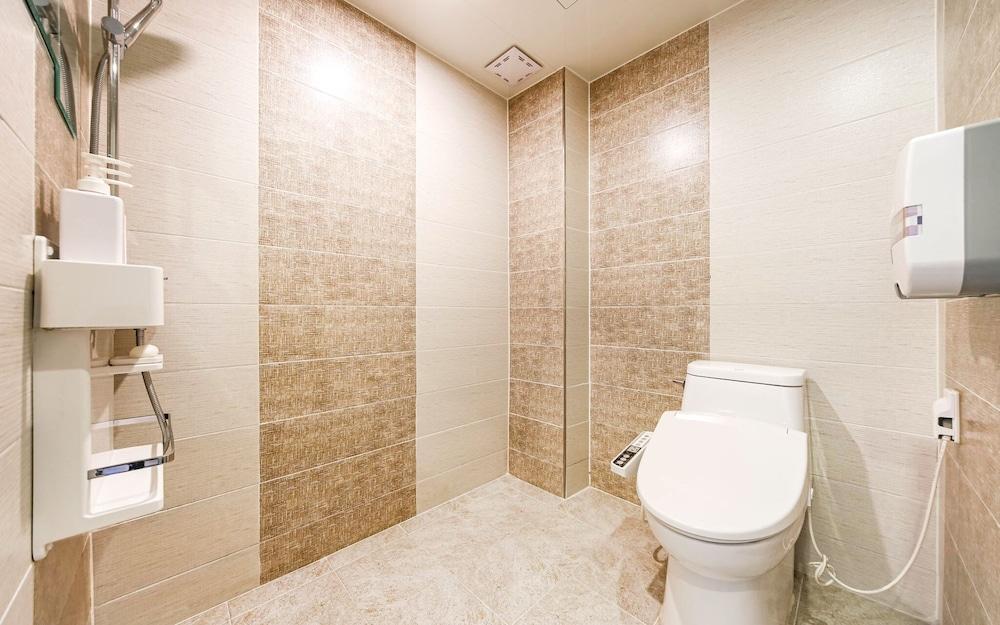 Changwon Sangnam-dong Martin