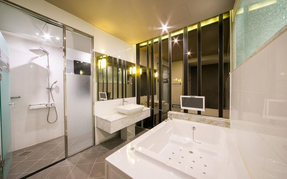 Ulsan Yeongnam Alps Into