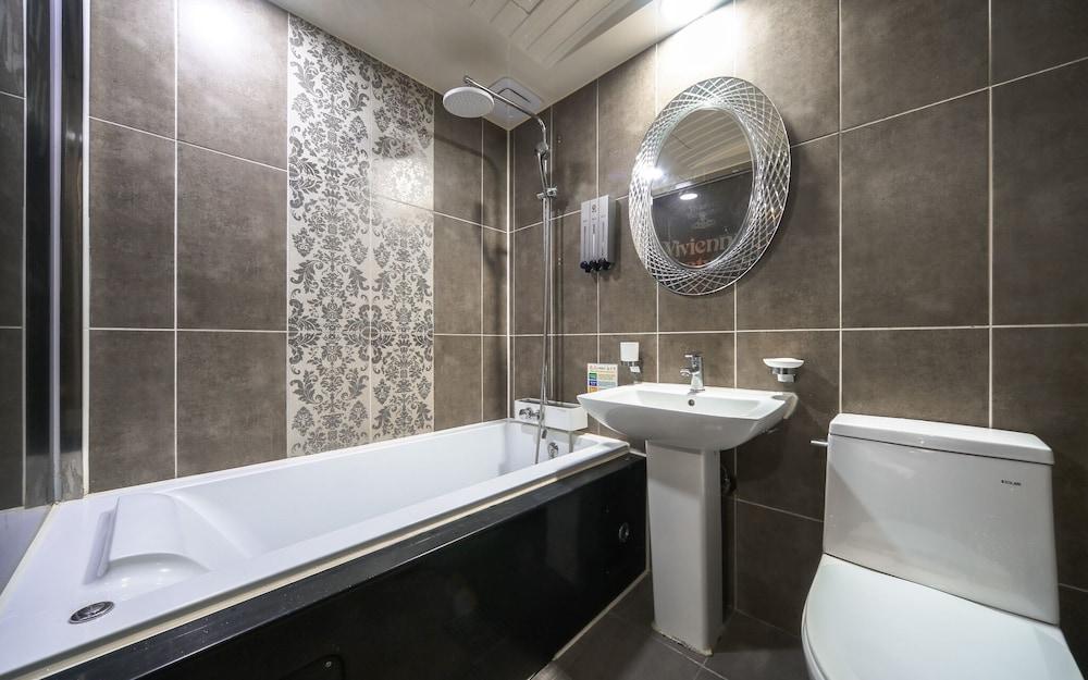 Daegu Dongdaegu Station Boutique Wink