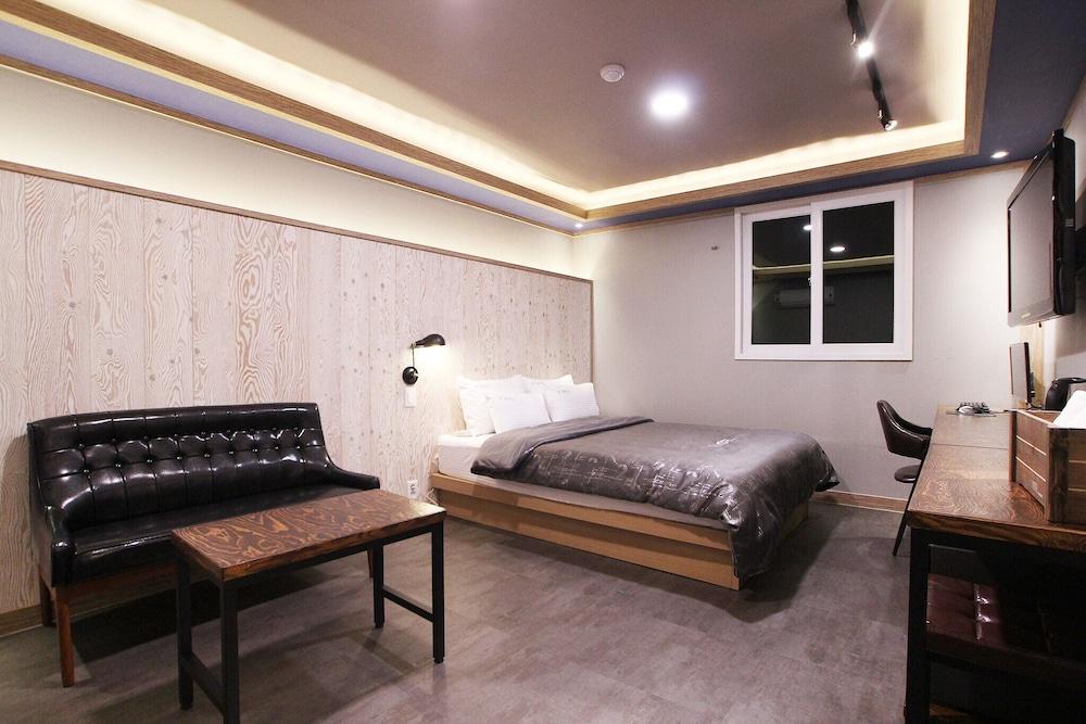 Gumi Wonpyeong-dong Hotel V