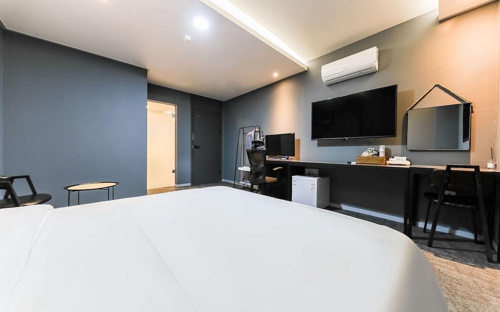 Cheonan St179 Hotel